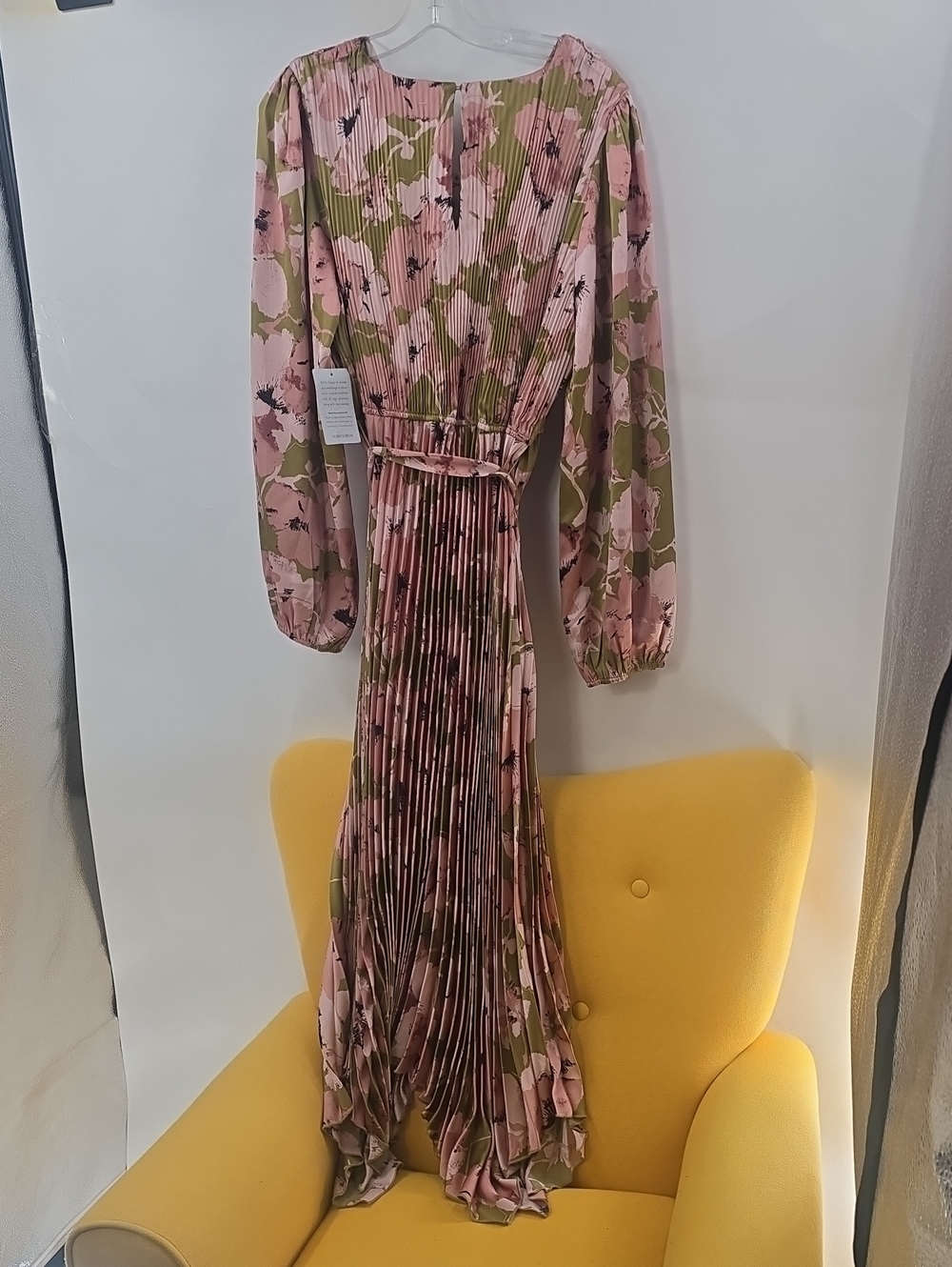 MELLODAY Pink Floral Pleated High-Low Midi Dress with Olive Accents - Picture 9 of 10